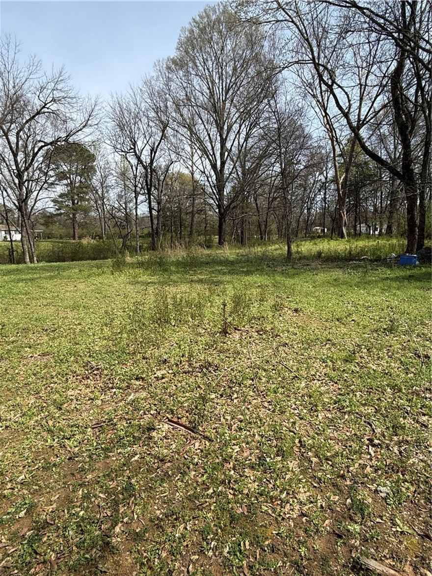 Check out this 1.39-acre property located outside city limits! Mobile home friendly and ready for your plans. Property features an electrical pole already on site. Great opportunity for building, investment, or placing a mobile or manufactured home in a peaceful setting.