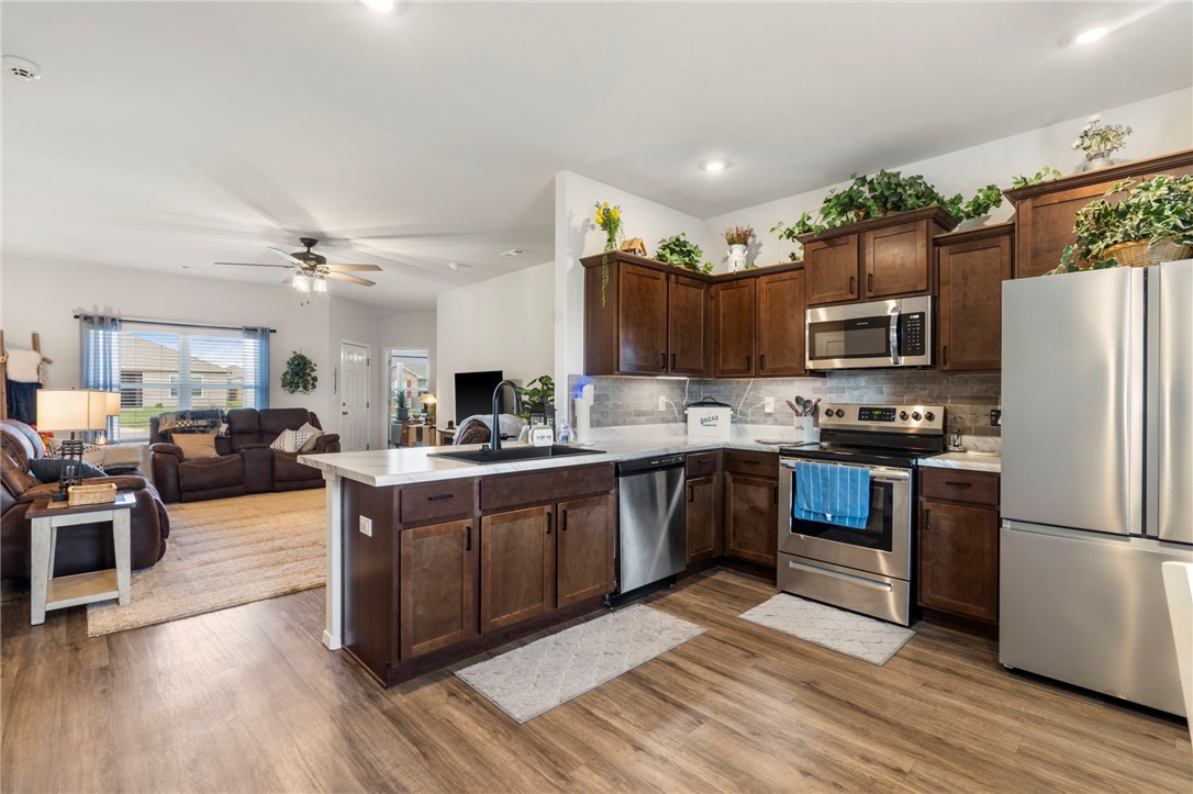 Walnut Hill Sub Ph Ii Pea Ridge - Residential