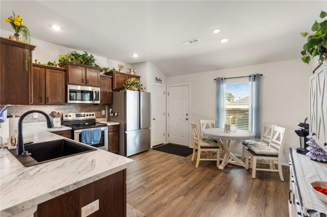 Walnut Hill Sub Ph Ii Pea Ridge - Residential