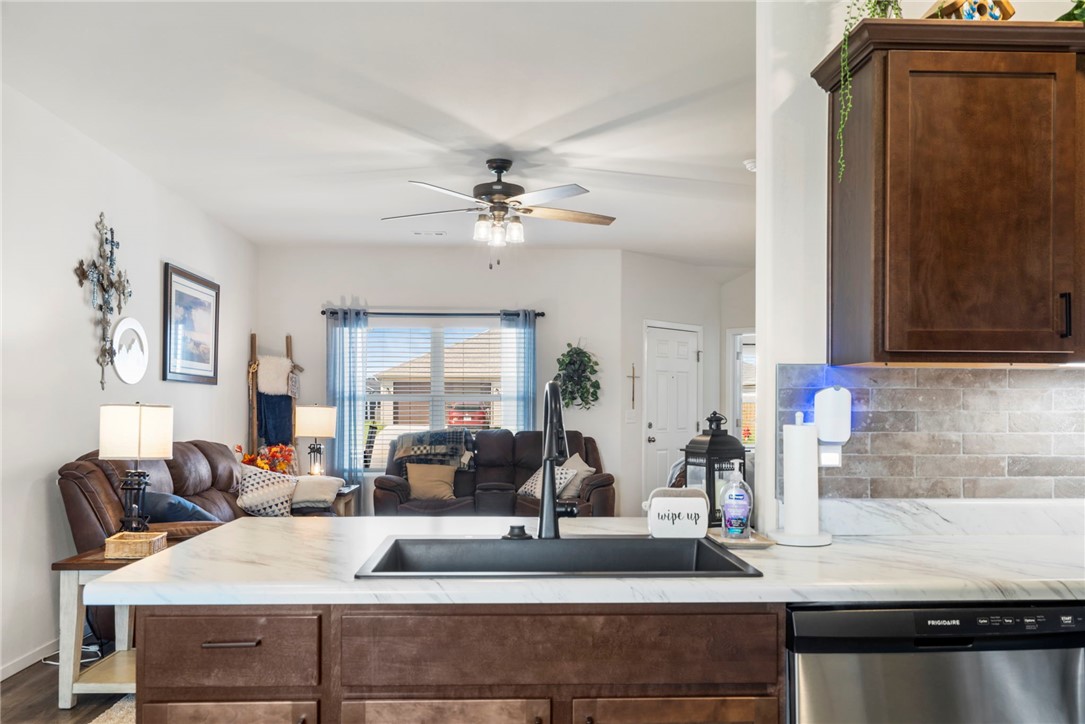 Walnut Hill Sub Ph Ii Pea Ridge - Residential