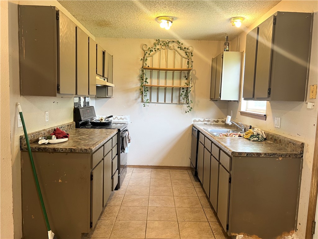 Twin Oaks Sub Ph II - Residential