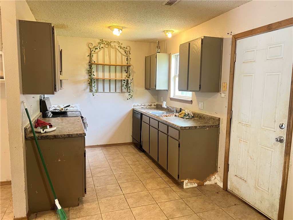 Twin Oaks Sub Ph II - Residential