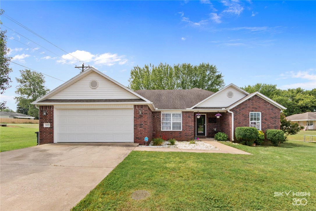 Nice home on corner lot. Walking distance to schools, splash park, and city park. Quiet neighborhood. Split floorplan with 3BR and 2BA with bonus room currently being used as a bedroom. Open kitchen with eat in area. His and Her sinks in Master bath. Beautiful open entry way with creative touches throughout.