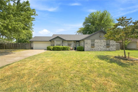 Photo of 674 Zachary Street, Centerton, AR 72719 (MLS # 1361099)