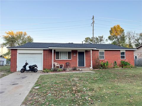 Photo of 1107 White Road, Springdale, AR 72762 (MLS # 1326293)