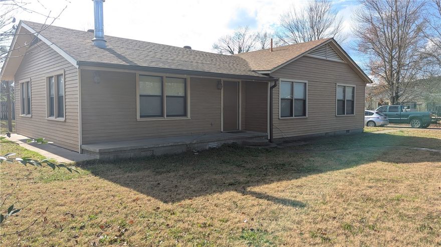 This 3/2 home has a detached 22X30 2-car garage, with a side entrance. Big yard on .55 acre. Recent updates include new Luxury Vinyl Plank Flooring and paint in most rooms. Sold As-Is. Located 5 minutes from I-49, centrally between NWA & River Valley, about 35 minutes to each. Walking distance (.2 mile) to the City Park and Public Library. Home is located just 11 miles North of Alma and 32 miles South of Fayetteville. 9 miles to Lake Fort Smith. State Park with a 1,500 acre Lake and Marina. Enjoy outdoor adventures including camping, boating, fishing, kayaking, swimming, mountain biking & hiking. 8 miles to Artis Point.