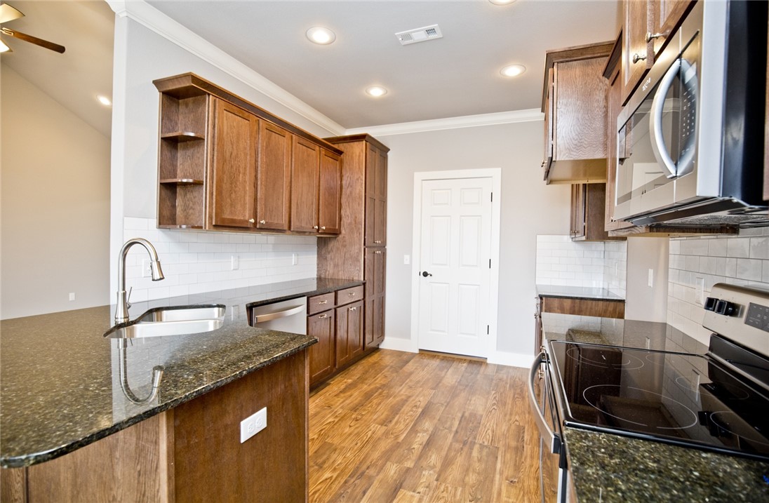 Willow Run Pea Ridge - Residential Lease