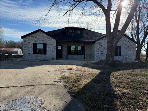 11161 S Old Cincinnati Road Lincoln AR 72744