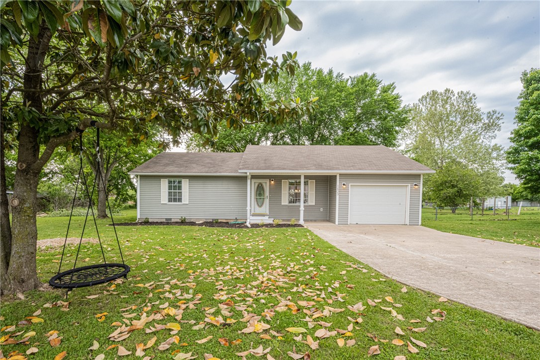Beautiful home on over half an acre! Only 15 minutes to Bentonville and downtown Rogers ā Tons of natural light with this phenomenal open floor plan ā Mature trees in the sprawling backyard - Kitchen has granite countertops and tile backsplash - Home is move-in-ready. This wonāt last long!