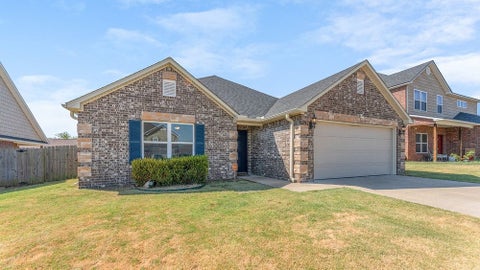 Photo of 1256 Canyon Gate Drive, Siloam Springs, AR 72761 (MLS # 1361567)