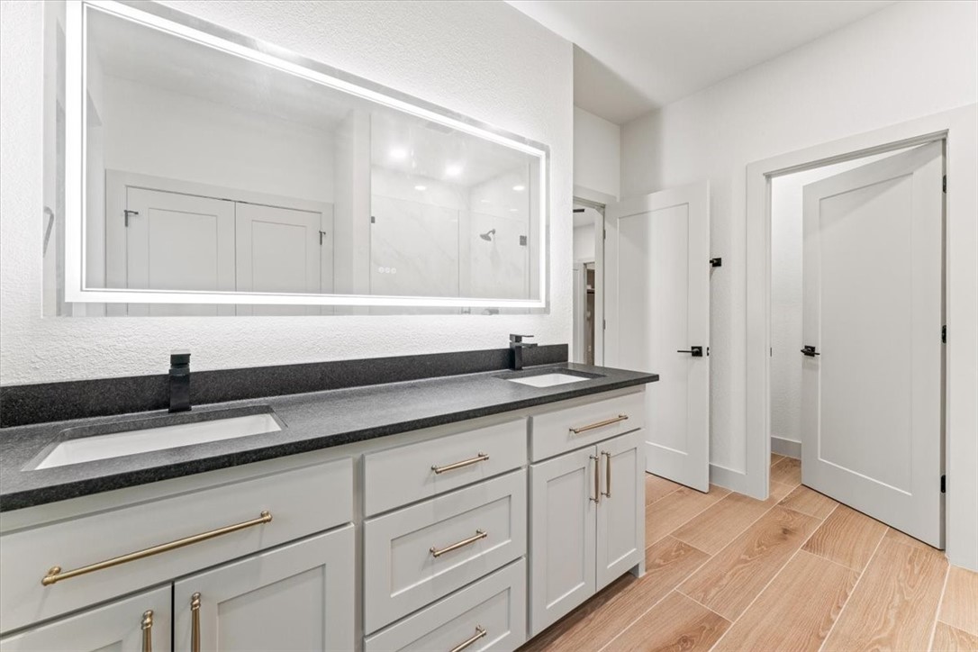 FAYETTEVILLE OUTLOTS - Residential