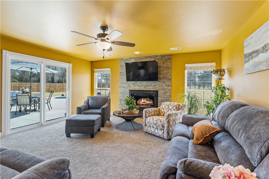 Richards Glen Ph 1 Little Flock - Residential