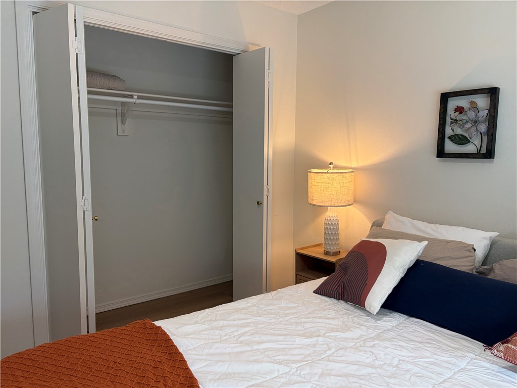 Oak Tree Condos - Residential Lease