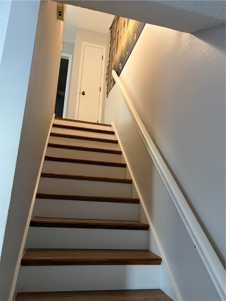 Oak Tree Condos - Residential Lease