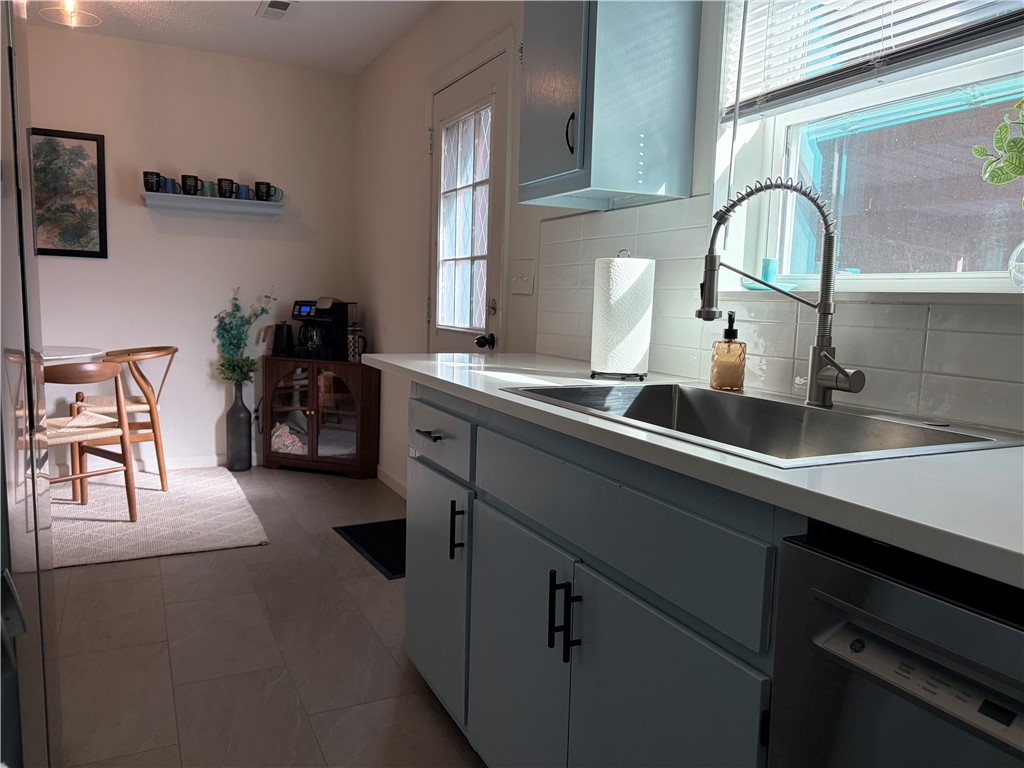 Oak Tree Condos - Residential Lease