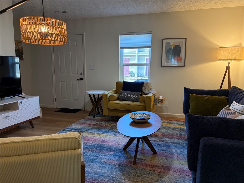 Oak Tree Condos - Residential Lease