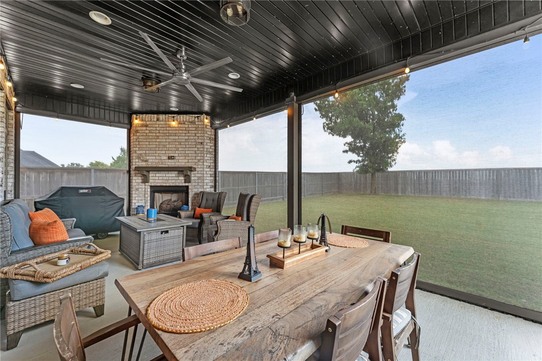 Lochmoor Club Sub Ph Ii Bentonville - Residential