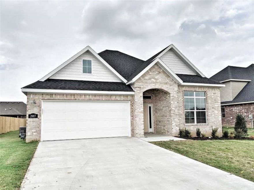 Welcome to Chandler Run, Rogers newest subdivision, centrally located to all that Northwest Arkansas has to offer. This 3 bed 2 bath home with second level bonus room.  This home boasts, hardwood flooring in Living Room, Entry, Ceramic tile in Kitchen, & Breakfast Nook, granite counter tops, SS appliances including, gas range, walk-in closets through-out, cozy gas log fire place in living room. low e windows, landscaping package, fully sodded yard. Limited 1 yr builders warranty. Close to Bike Trails.