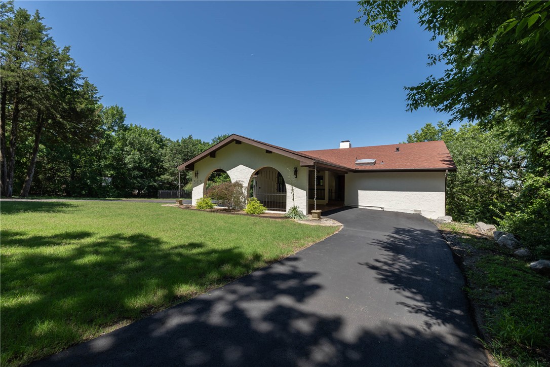 363 E Ralston Street