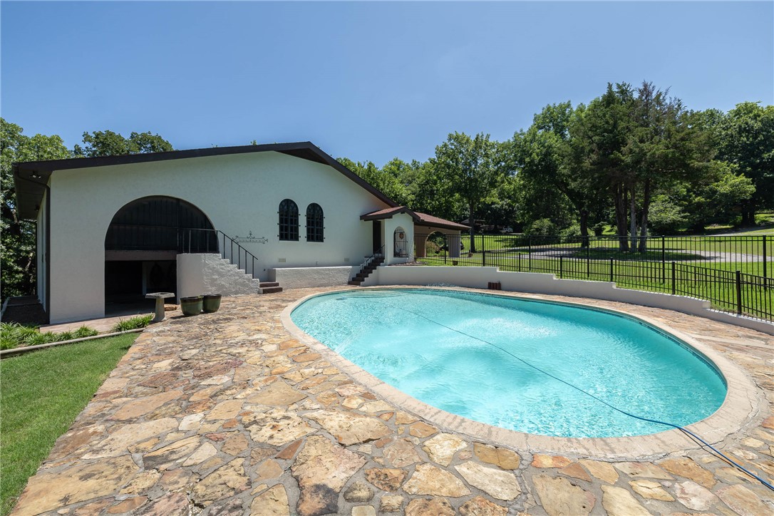 363 E Ralston Street