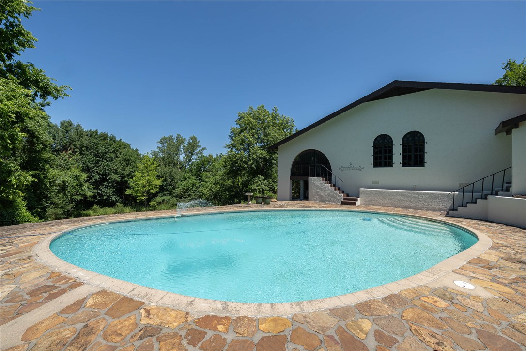 363 E Ralston Street