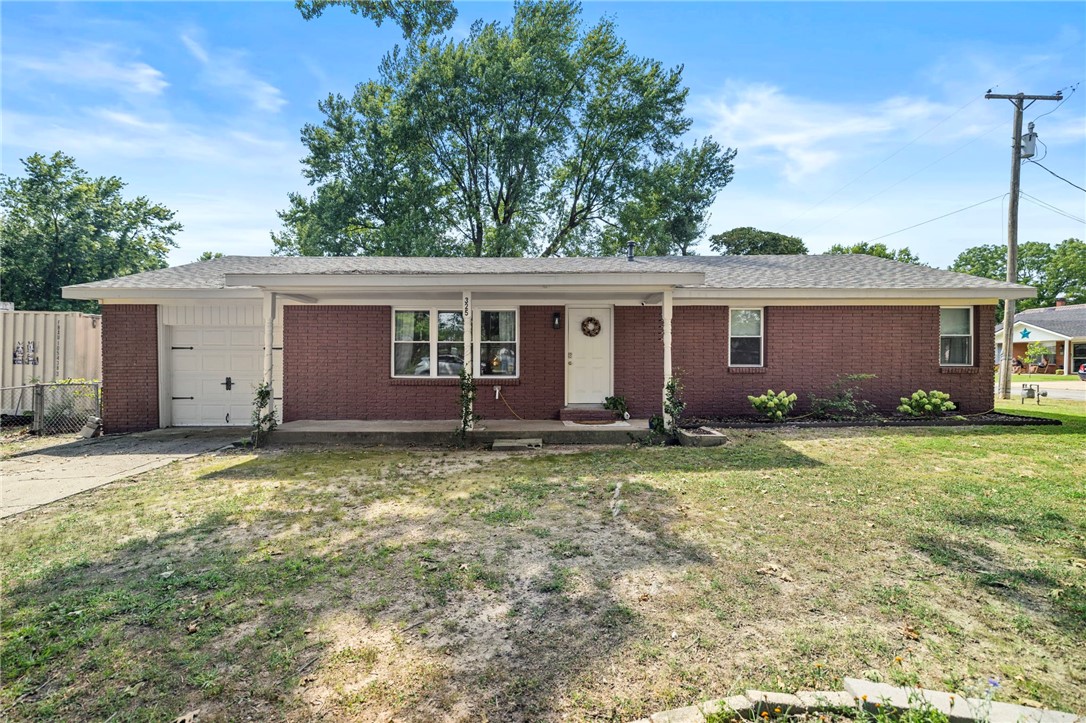 Fully remodeled with a big modern kitchen! Open living area, utility room with space for pantry shelves and a large screened in back porch! Tall treed lot close to downtown Gentry and Pioneer Pizza! Seller has a growing family and needed to move and found a house just a mile away! Previous inspection report available.