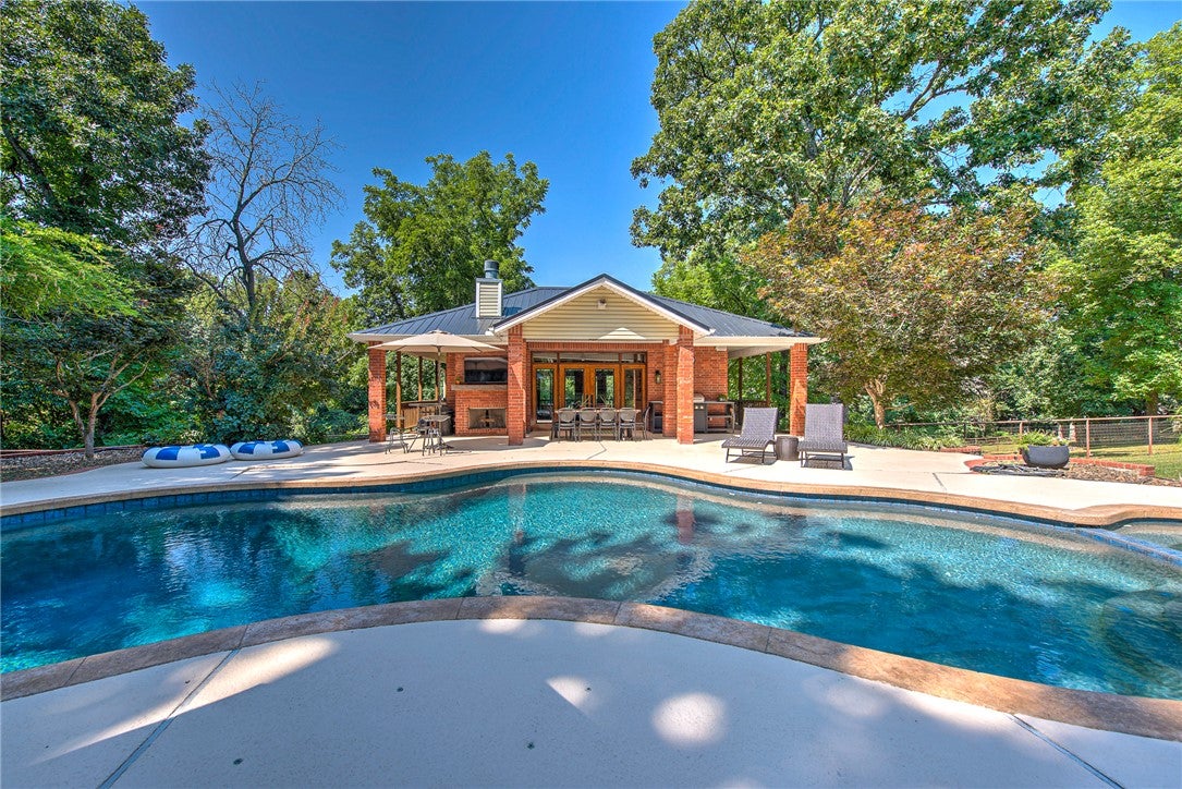 999 Sunbridge Lane