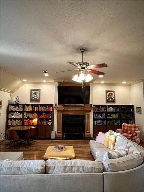 Photo of 321 Essex Way, Centerton, AR 72719 (MLS # 1336084)