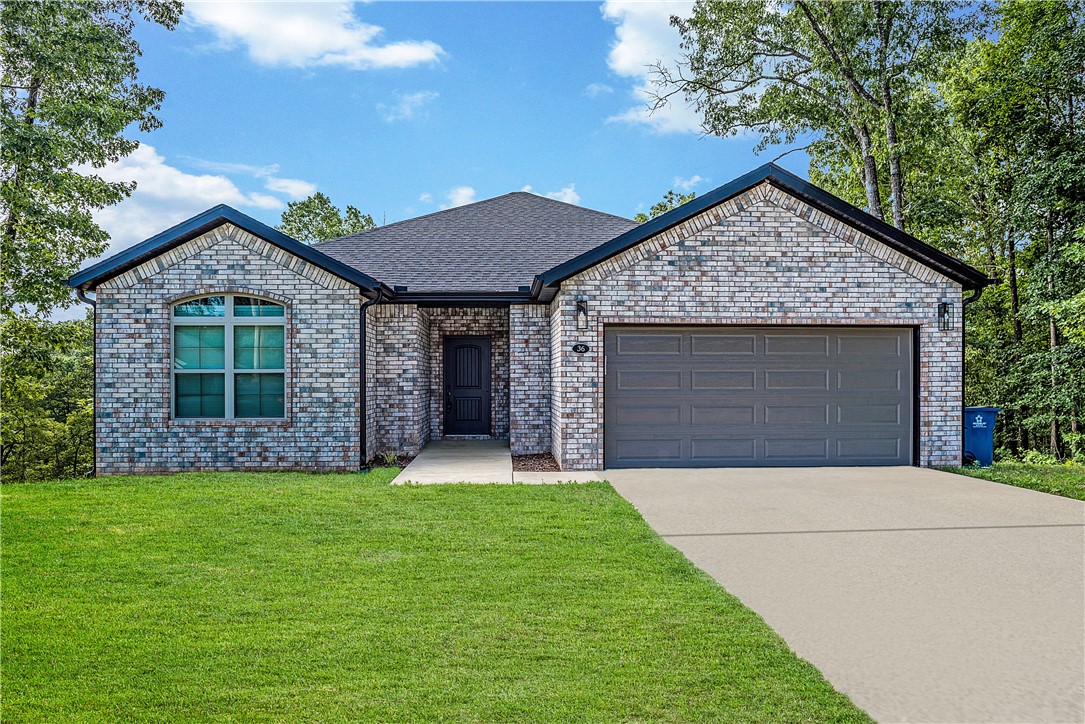 ***Listing agent will open doors for and represent any currently unrepresented buyers free of charge***
Nearly new home (built 2023) in an excellent Bella Vista Location. From Murphy Drive, you can quickly get onto the I49 and gain easy access to much of Bentonville. Short distance to Walton Blvd in North Bentonville. Located in a peaceful neighborhood with views of the forest out the windows.
Concessions available for tile shower upgrade in master bathroom, inquire for more info.
-Built 2023
-Excellent location. Nearly in Bentonville, close to I49 exit and N. Walton Blvd. for quick access to town.
-Bentonville School District
-Stunning views of the forest.
-Dishwasher, and range included
-TV Included
-Large pantry
-Walk-in closet in master
-2 car garage
-Fireplace
-Covered deck
-Quartz countertops
Photos have been digitally staged