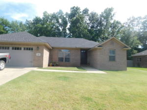 3 bedroom 2 bath home in a great subdivision. Large great room and fenced back yard.