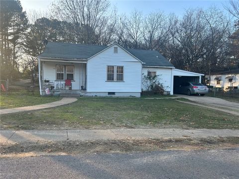 Photo of 301 N Brown Street, Clarksville, AR 72830 (MLS # 1330298)