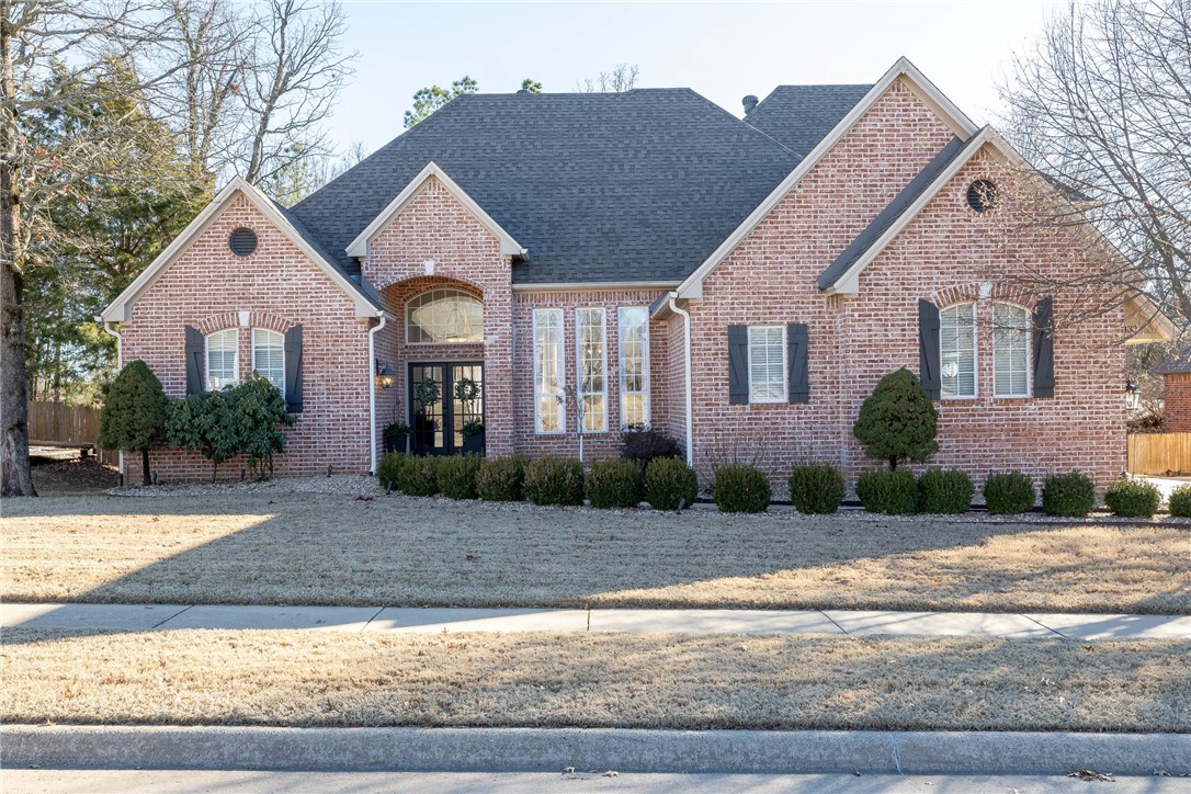 Absolutely GORGEOUS home in East Fayetteville's highly sought after Covington Park!! 3,515 heated sq ft offers 4 bedrooms (of which 2 are on the main level), 3 full bathrooms, open kitchen to living, nook, formal dining room, sitting room, a bonus room and a separate laundry room! Other amenities include REAL sand and stain hardwood floors that cover most of the downstairs floor, stainless steel appliances, corner pantry, tons of natural light, built ins, walk in attic storage, fully privacy fenced backyard, 3 car side load garage and a new roof in 2020. The seller has done a ton of improvements which include hardwood floors, all new paint, fixtures, hot water heater, draperies, new hinges and door knobs, and more!!! Zoned for Vandergriff Elementary school!