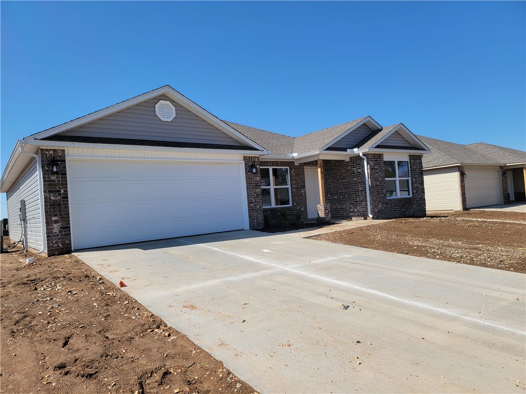 Presenting this meticulously maintained 4-bedroom, 2-bathroom residence to savvy investors. Located in close proximity to city parks and schools, this property offers easy access to Bentonville's downtown area and various Walmart offices. Close to Gamble ,Bentonville West High School and to the new Centerton Community Center making this a great investment as well as Firsttime Home !