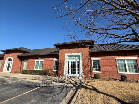 Photo of 3704 W Southern Hills Boulevard, Rogers, AR 72758 (MLS # 1332053)