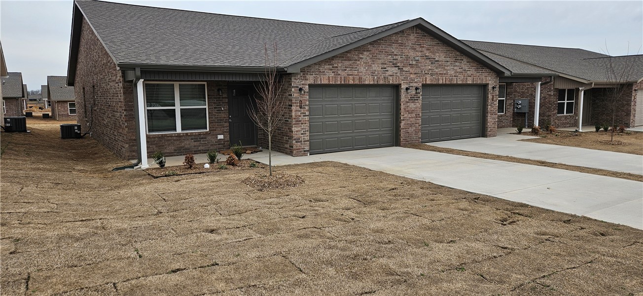 Brand new duplexes in Bentonville close to NWA Regional Airport for lease. Home features 3 bedrooms, 2 bathrooms, 2 car garage, LVP throughout home, granite countertops, ceiling fans, open floorplan, covered back patio for grilling/entertaining, and all appliances included. 1 month free rent for tenant with all 1 year leases signed by August 1, 2025.