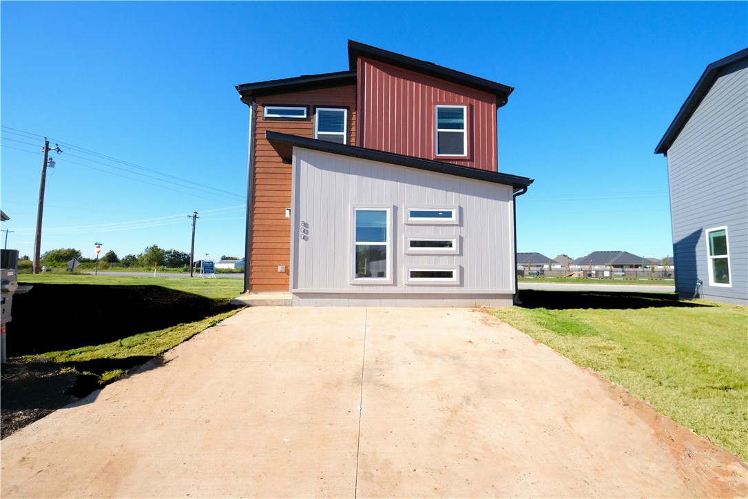 Modern, smart, affordable living! Looking for that first home, wanting to downsize and simplify, or looking for a low-maintenance investment property, Featherston Village may be exactly what you've been looking for. Never think about lawncare again! Everything you need in a great location. Wonderful new subdivision in Bentonville School District. Less than 5 miles from Walmart Corporate office. Come enjoy simplified living in a modern environment. Future parks and walking trails throughout the neighborhood. Schedule a showing today!
