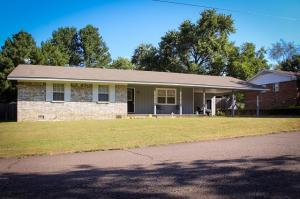 IMMACULATE 1488SF 4BR/2BA HOME SITTING ON A LARGE LOT. THIS HOUSE WAS REMODLED FROM THE STUDS OUT IN 2010. HOME FEATURES A LARGE LIVING AREA, EAT IN KITCHEN GOOD SIZED BEDROOMS AND 2 FULL BATHS. THE BACK YARD IS PRIVACY FENCED , SET UP THE BBQ GRILL ON PATIO AND GET TO MAKIING SOME MEMORIES.