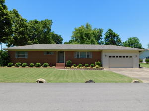 This lovingly maintained home is more than move in ready! From the well manicured lawn to the immaculate interior, this home will not disappoint! Dreaming of hanging out on your screened in porch? Now you can! Wishing for a split bedroom plan? This is it! You'll want to see this for yourself!