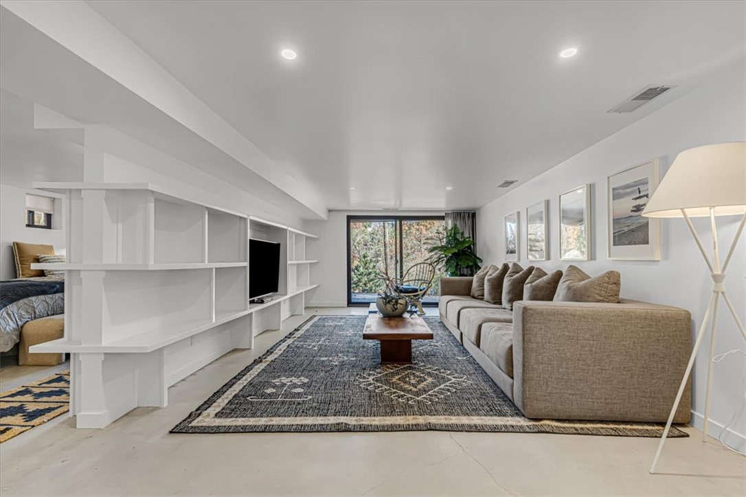 Clay Yoe - Residential