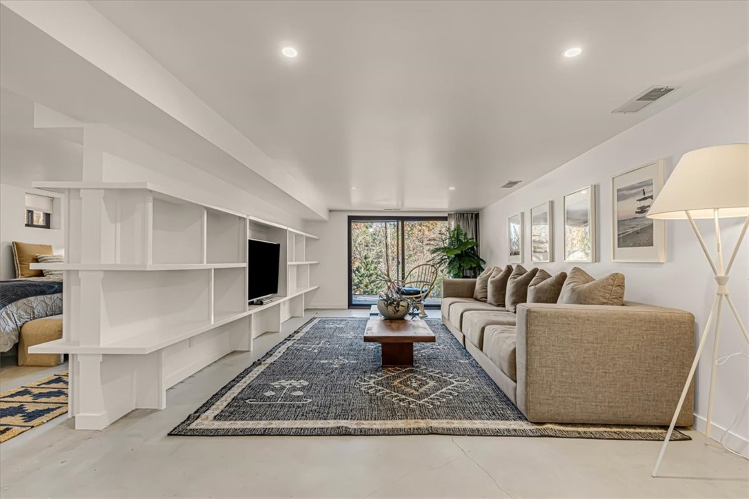 Clay Yoe - Residential