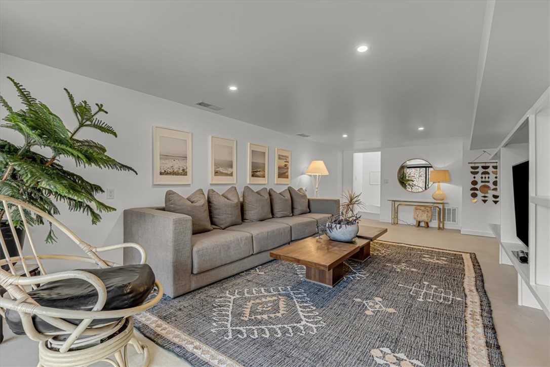 Clay Yoe - Residential