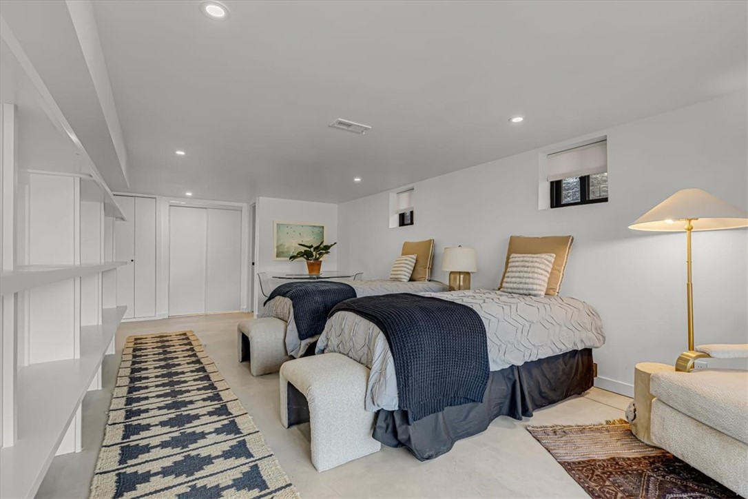 Clay Yoe - Residential