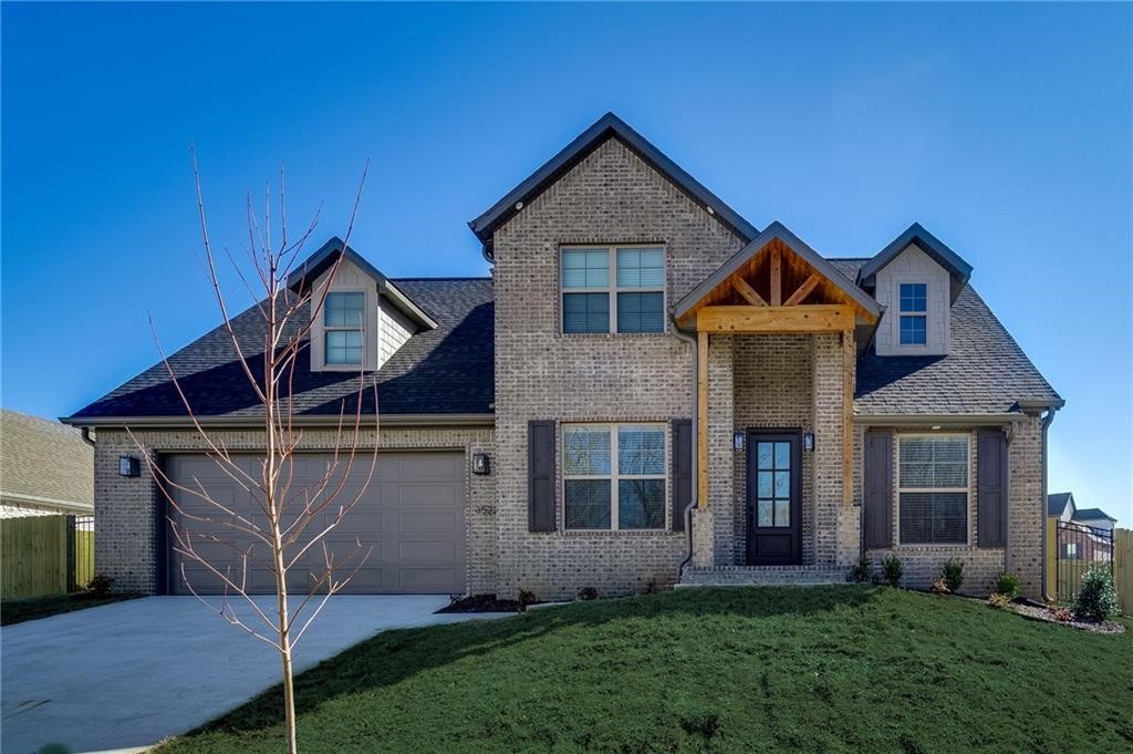 Great home in East Fayetteville's Starr Lake Subdivision. Home features 4 bedrooms 3.5 bathroom, Nice kitchen with tons of upgrades including Frigidaire gallery professional series appliances, granite countertops throughout, formal dining, office, breakfast nook, hardwood floors throughout main floor, bonus room. Relax on large covered back patio. Master bath complete with in shower & Jacuzzi tub, & large walk in closet. Yard care included.
