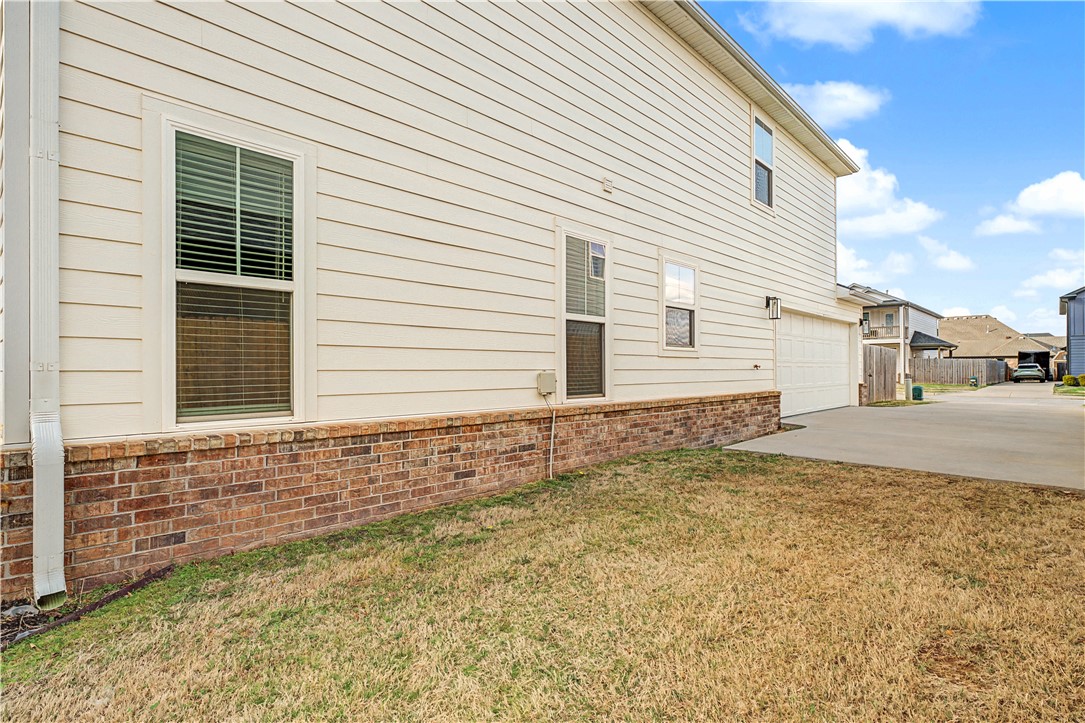 GROVES NEIGHBORHOOD PH II, THE-ROGERS - Residential