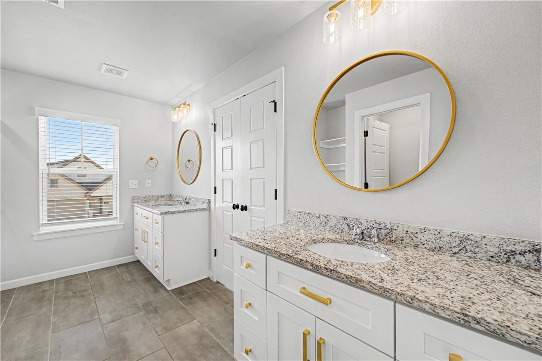 GROVES NEIGHBORHOOD PH II, THE-ROGERS - Residential