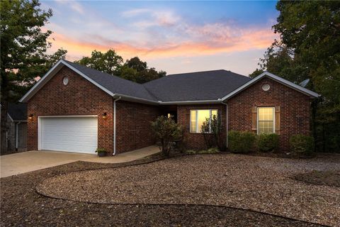 Photo of 6 Didcot Lane, Bella Vista, AR 72714 (MLS # 1326763)