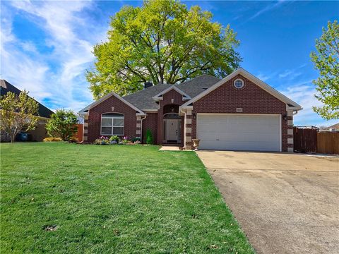 Photo of 407 Old Forge Drive, Bentonville, AR 72712 (MLS # 1336349)