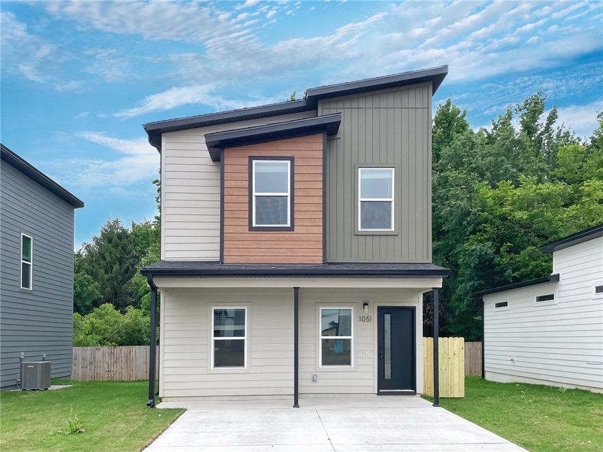 Modern, smart, affordable living! Looking for that first home, wanting to downsize and simplify, or looking for a low-maintenance investment property, Featherston Village may be exactly what you've been looking for. Never think about lawncare again! Everything you need in a great location. Wonderful new subdivision in Bentonville School District. Less than 5 miles from Walmart Corporate office.