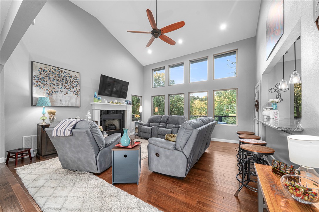 Fianna Hills lX-X-XXi - Residential