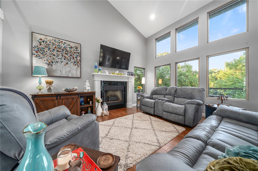 Fianna Hills lX-X-XXi - Residential